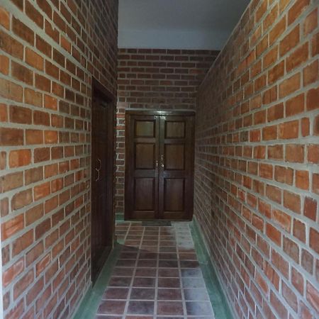 Green'S Guest House Auroville Exterior photo